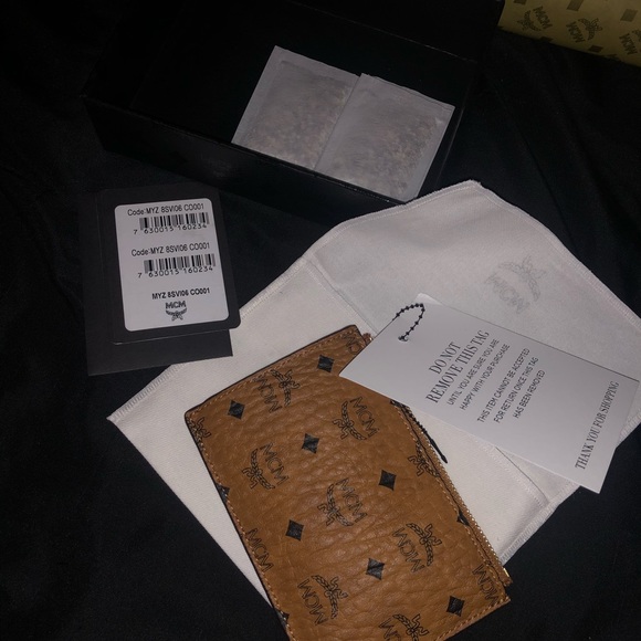 MCM Mini Key Pouch in Visetos Original Cognac - Picture 6 of 6